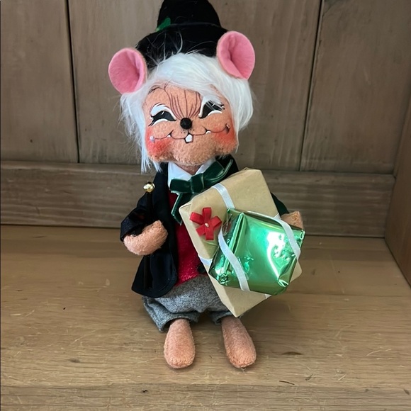 Annalee “Happy Scrooge” Mouse Dickens Christmas Carol Storybook Series - Picture 1 of 10
